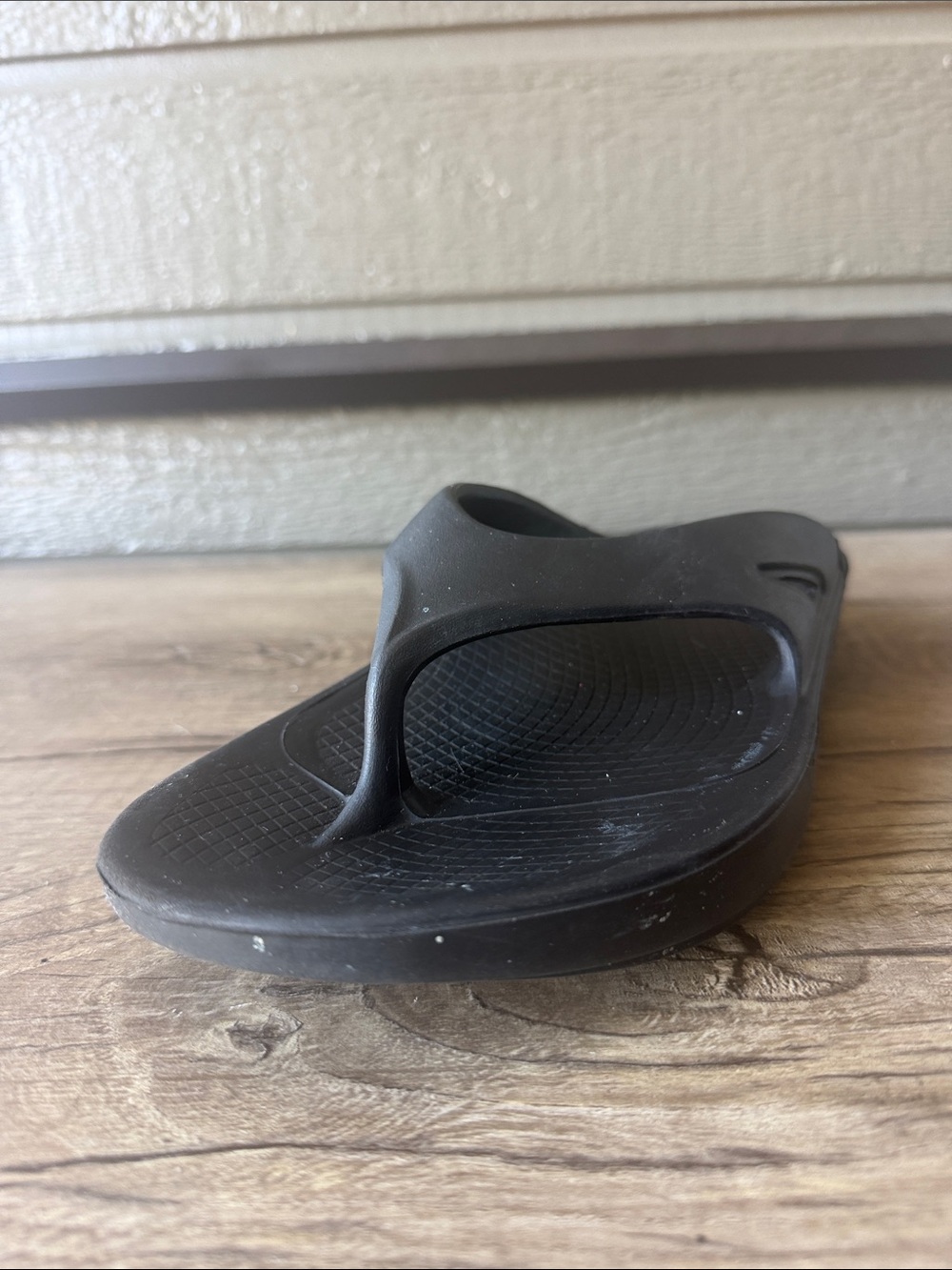 OOFOS sports Unisex sandals size M/9- W/11